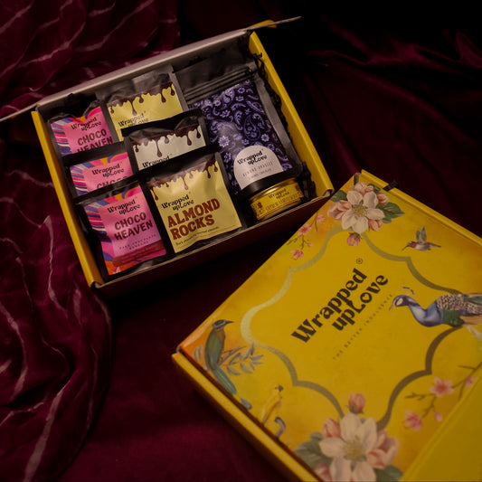 Gold indulgence mini hamper