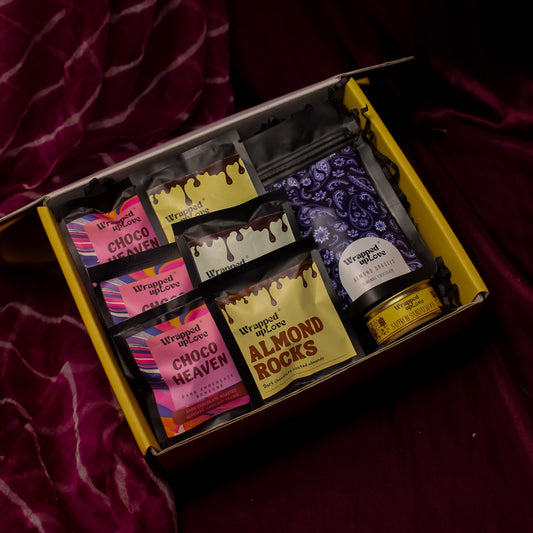 Gold indulgence mini hamper